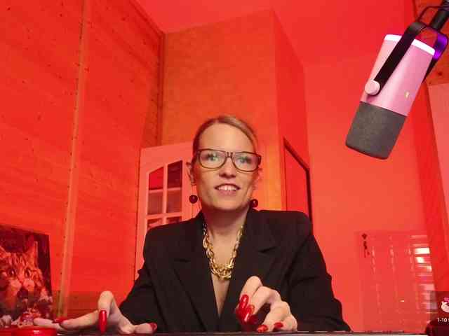 Findom_Lady_Shine webcam