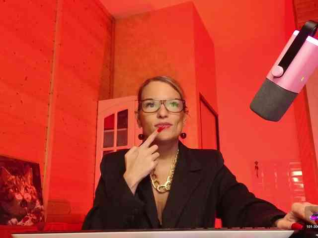 Findom_Lady_Shine webcam