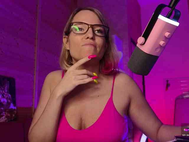 Findom_Lady_Shine webcam