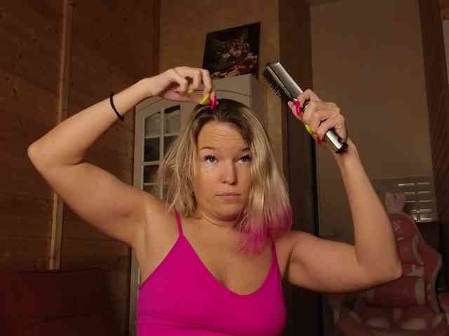 Findom_Lady_Shine webcam