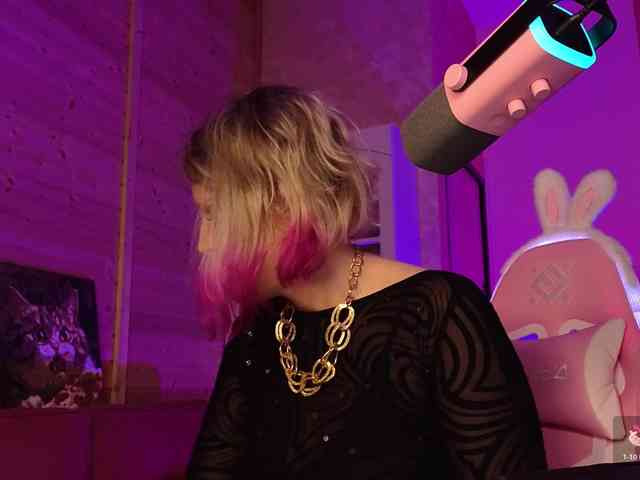 Findom_Lady_Shine webcam