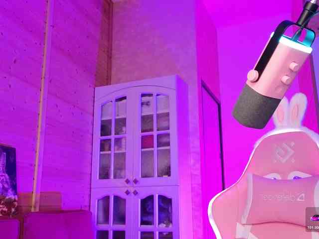 Findom_Lady_Shine webcam