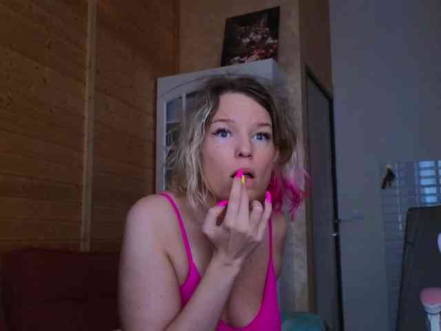 Findom_Lady_Shine webcam