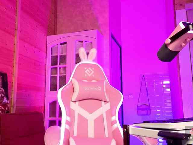 Findom_Lady_Shine webcam