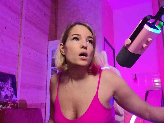 Findom_Lady_Shine webcam
