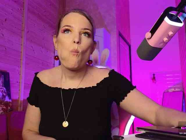 Findom_Lady_Shine webcam