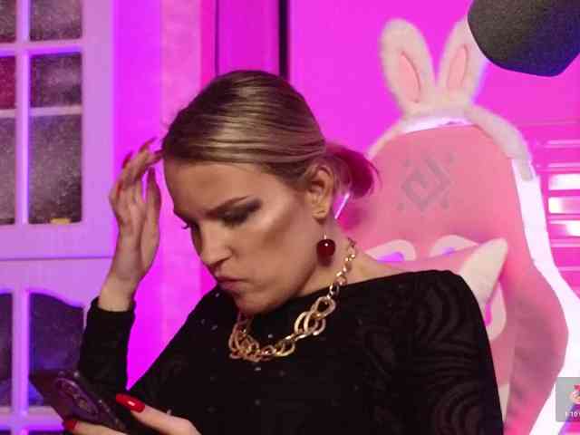 Findom_Lady_Shine webcam