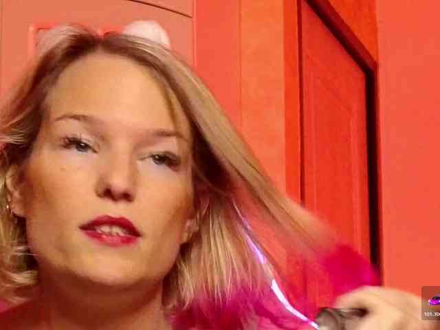 Findom_Lady_Shine webcam