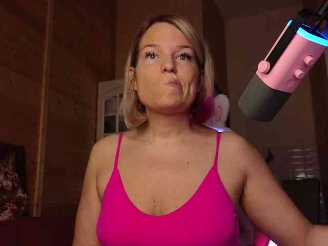 Findom_Lady_Shine webcam