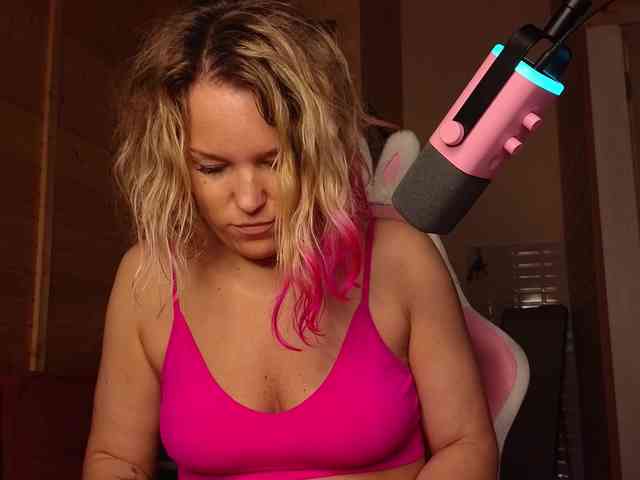 Findom_Lady_Shine webcam