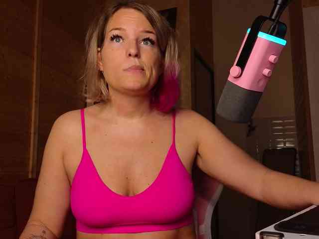 Findom_Lady_Shine webcam