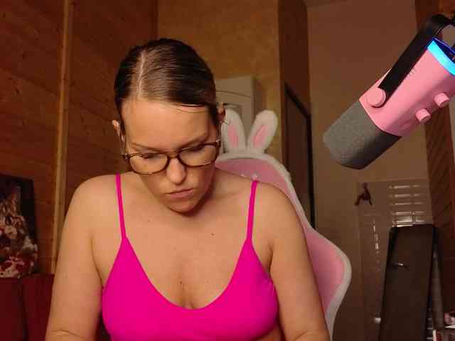 Findom_Lady_Shine webcam