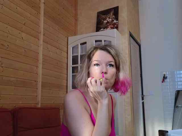 Findom_Lady_Shine webcam