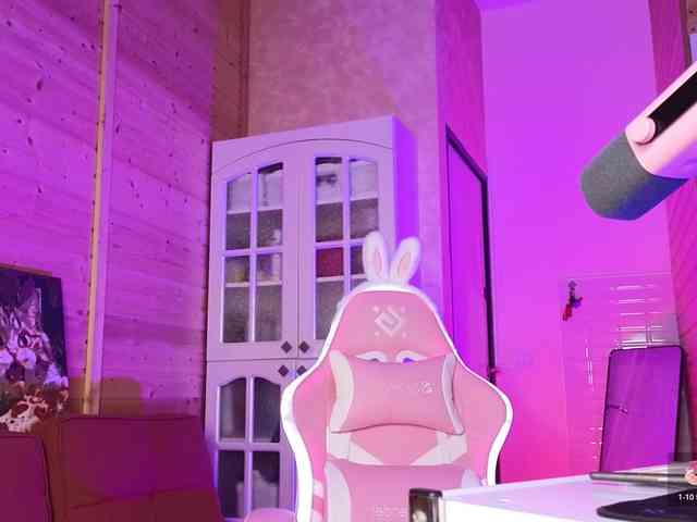 Findom_Lady_Shine webcam