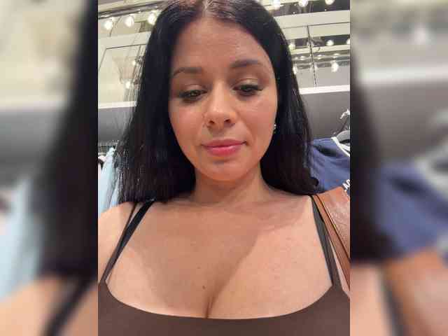 Happy_Doll webcam