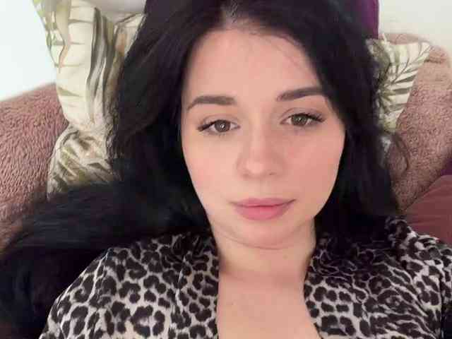 Happy_Doll webcam