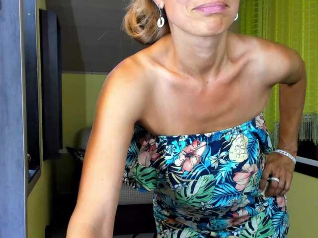 rocsi79 live cam on BongaCams