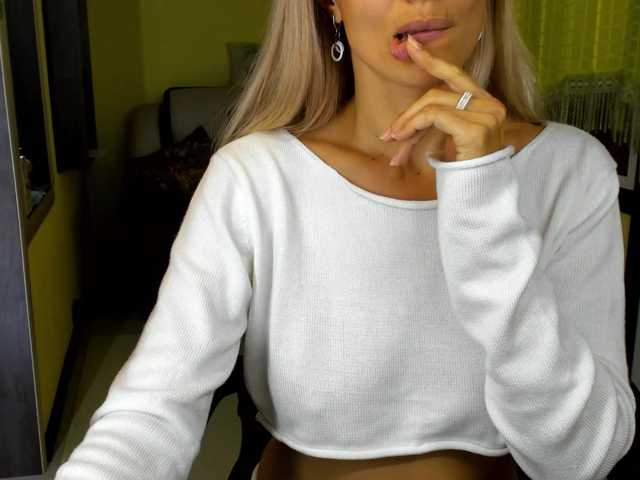 rocsi79 live cam on BongaCams
