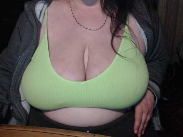 tanyvel34 live cam on BongaCams