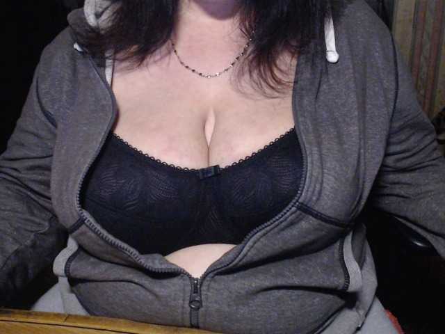 tanyvel34 live cam on BongaCams
