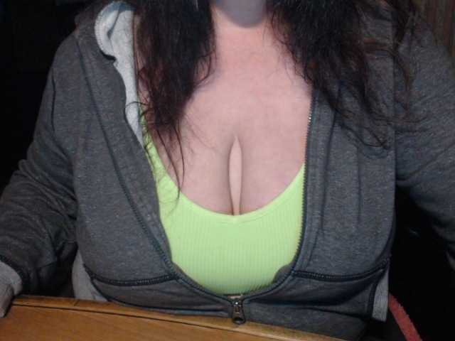 tanyvel34 live cam on BongaCams