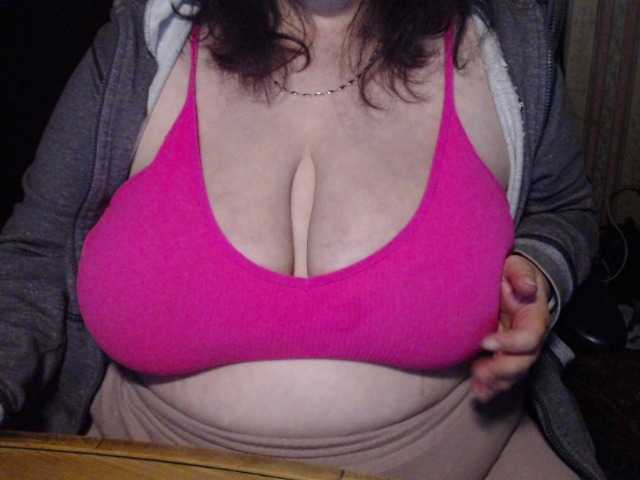 tanyvel34 live cam on BongaCams