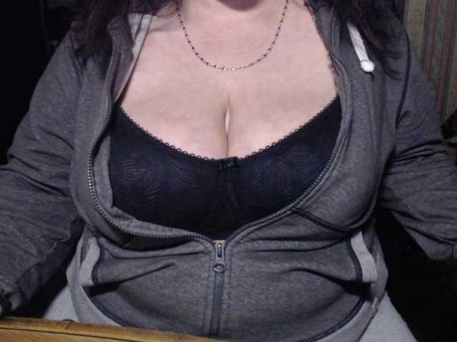 tanyvel34 live cam on BongaCams