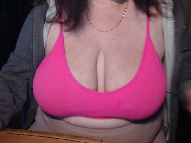 tanyvel34 live cam on BongaCams