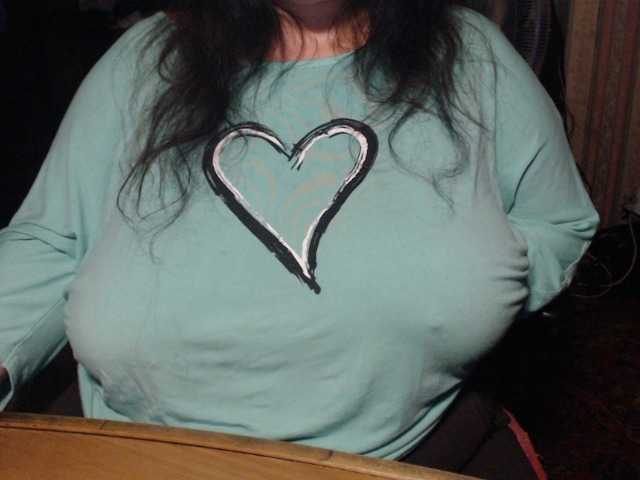 tanyvel34 live cam on BongaCams
