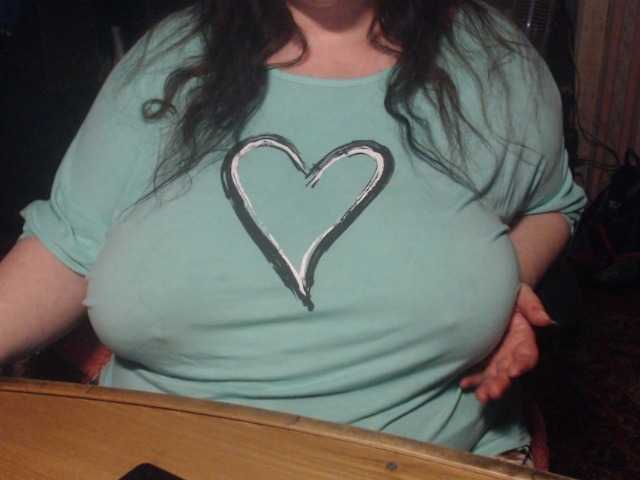 tanyvel34 live cam on BongaCams