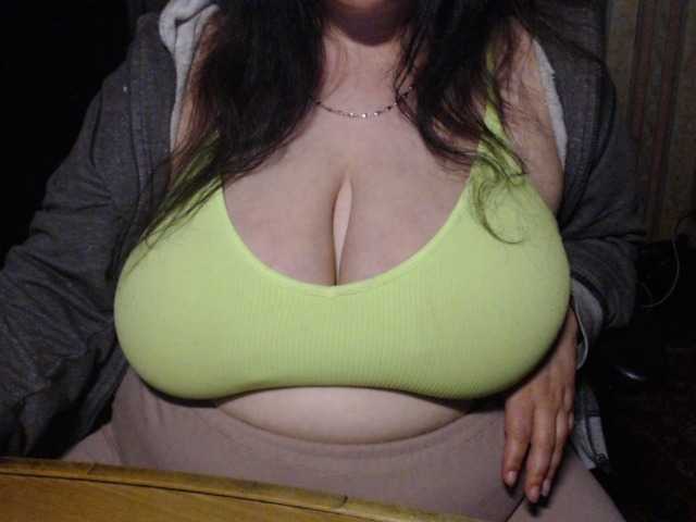tanyvel34 live cam on BongaCams