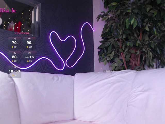 AngelaLovely live cam on BongaCams