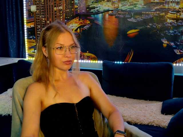 vikascorpik live cam on BongaCams