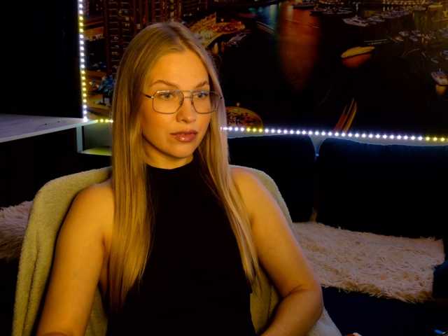 vikascorpik live cam on BongaCams