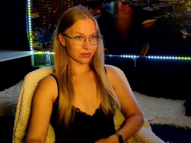vikascorpik live cam on BongaCams