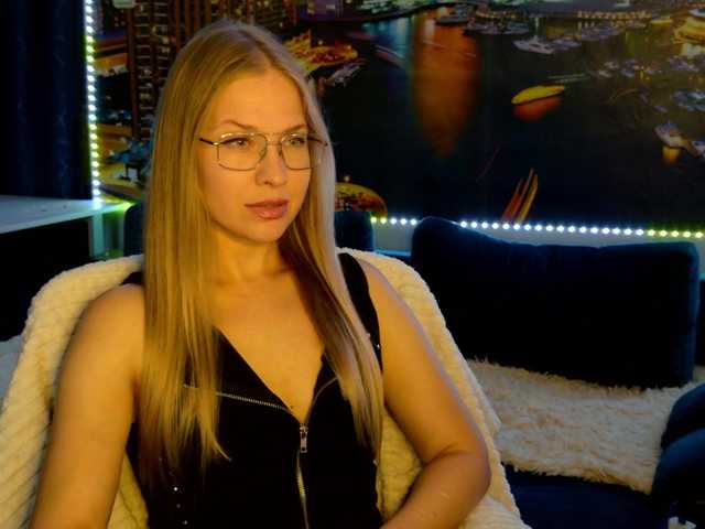 vikascorpik live cam on BongaCams