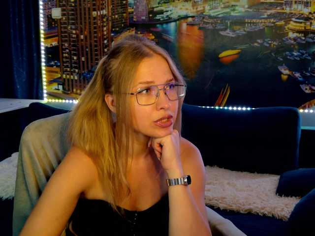 vikascorpik live cam on BongaCams