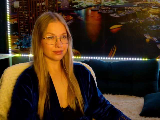 vikascorpik live cam on BongaCams
