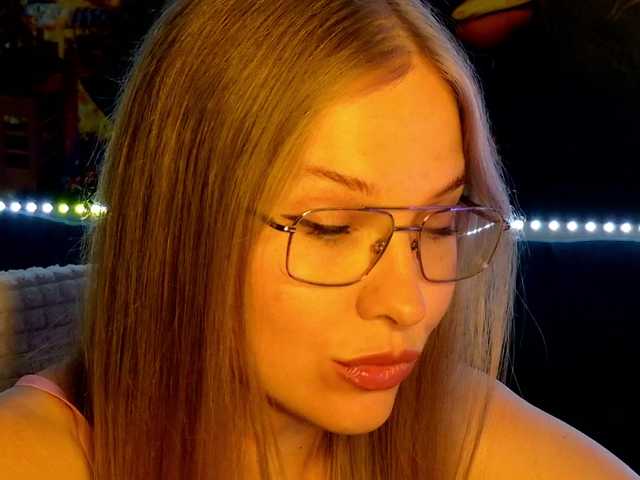 vikascorpik live cam on BongaCams