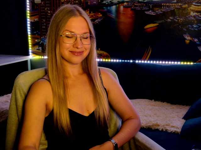 vikascorpik live cam on BongaCams
