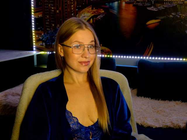 vikascorpik live cam on BongaCams