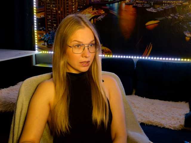 vikascorpik live cam on BongaCams