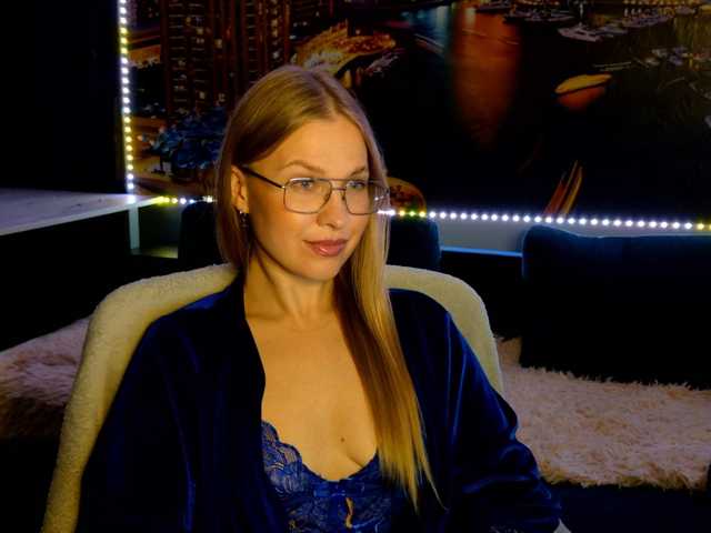 vikascorpik live cam on BongaCams