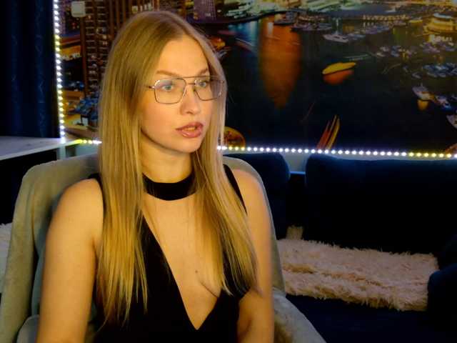 vikascorpik live cam on BongaCams