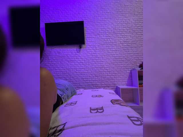 sweetkira25 live cam on BongaCams