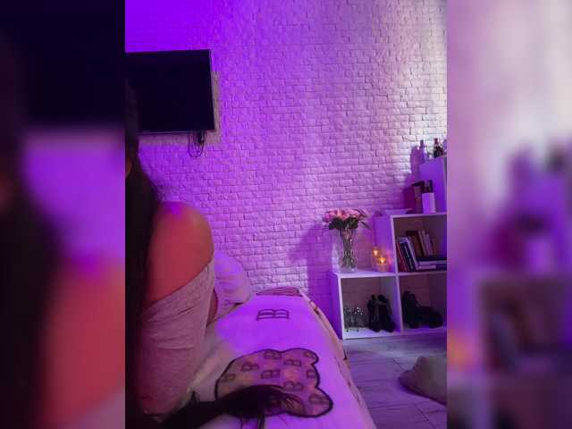 sweetkira25's BongaCams show and profile