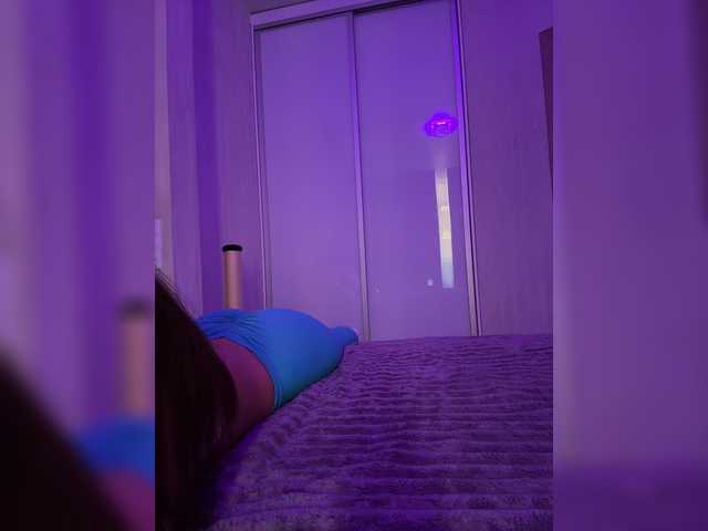 sweetkira25 live cam on BongaCams