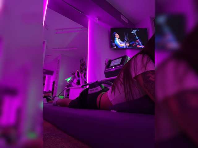 sweetkira25 live cam on BongaCams