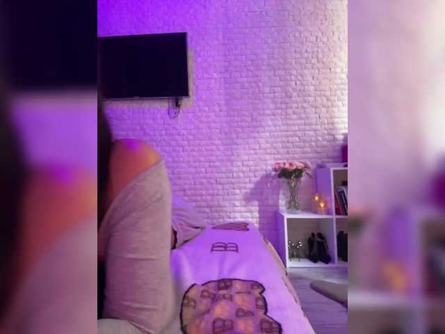 sweetkira25's BongaCams show and profile