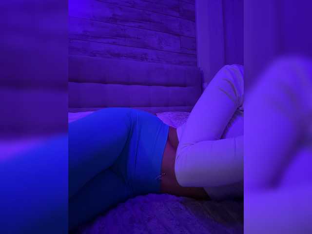 sweetkira25 live cam on BongaCams